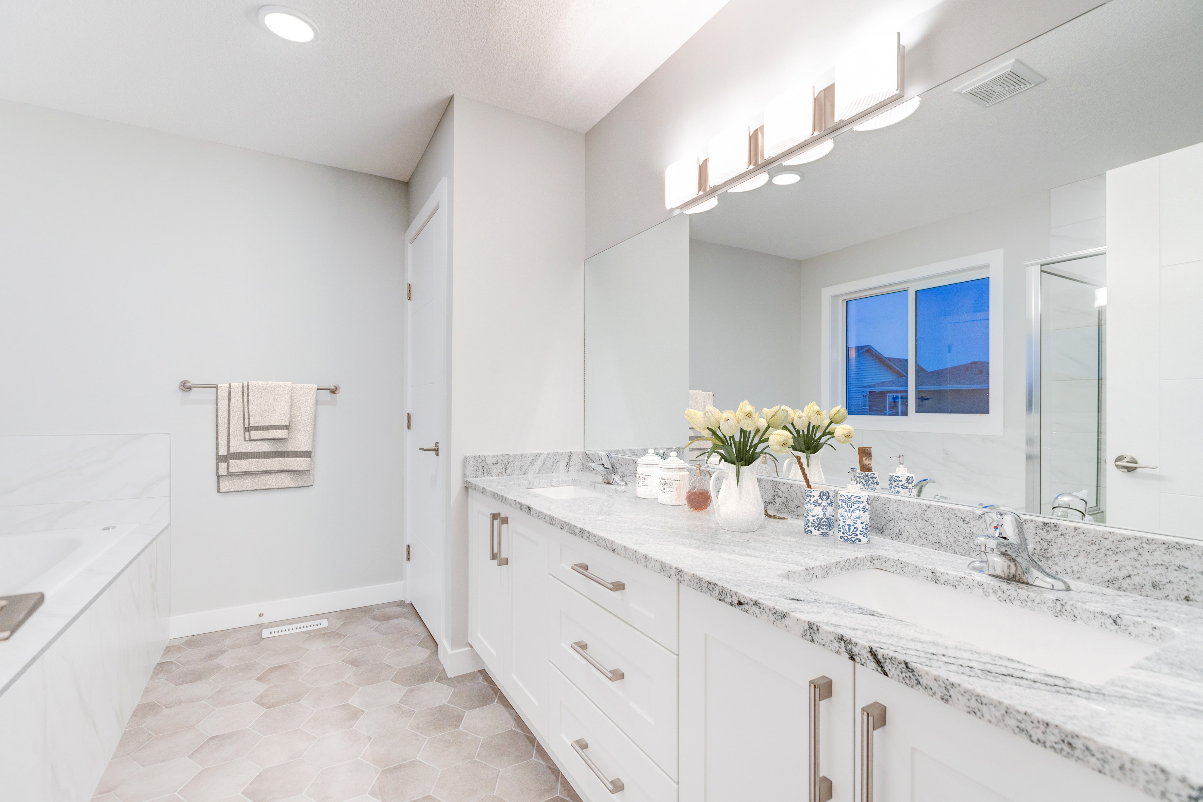 Ensuite - Roca Model -min